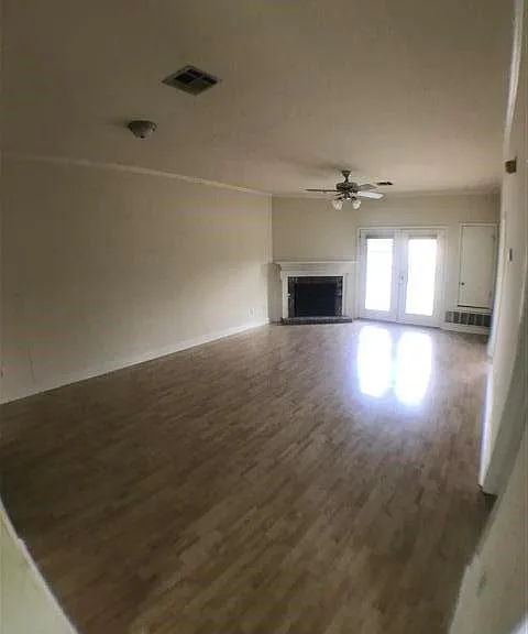 2100 San Gabriel St #302 — Photo 2
