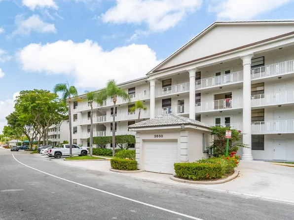3650 Whitehall Dr, West Palm Beach, FL