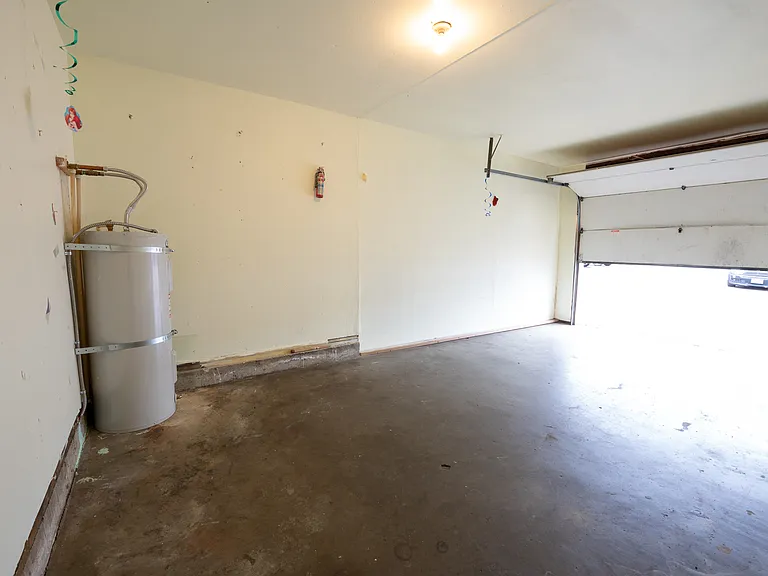 1692 SE Walnut St #10 — Photo 4