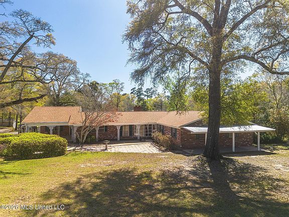 2nd image of 416 Howard St