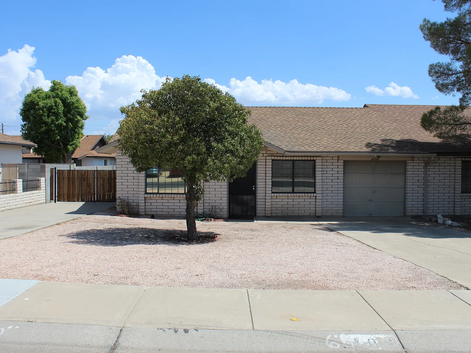 2 bed, 836 sqft, $1,200 — Photo 1