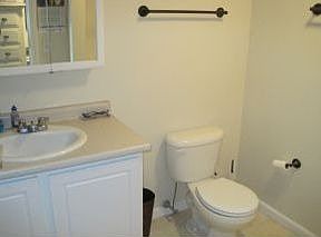 1st image of 6 Ashworth Ave #27