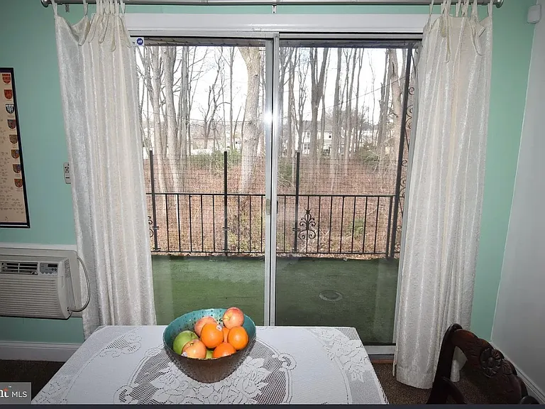 304 Garnet Dr — Photo 4