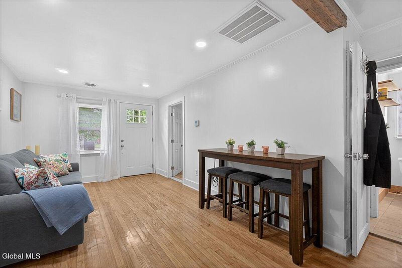 3rd image of 14 Mountain View Avenue