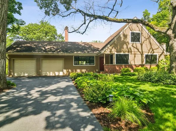 255 W Ln, Lake Zurich, IL 60047