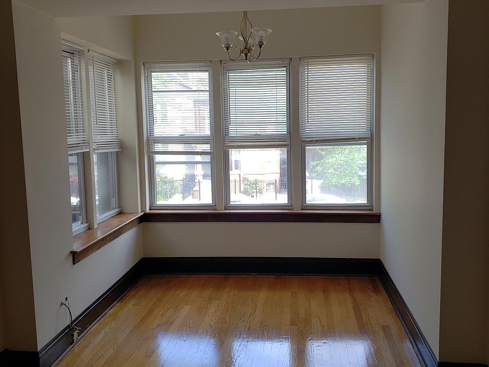 Sun room off living room great for dining