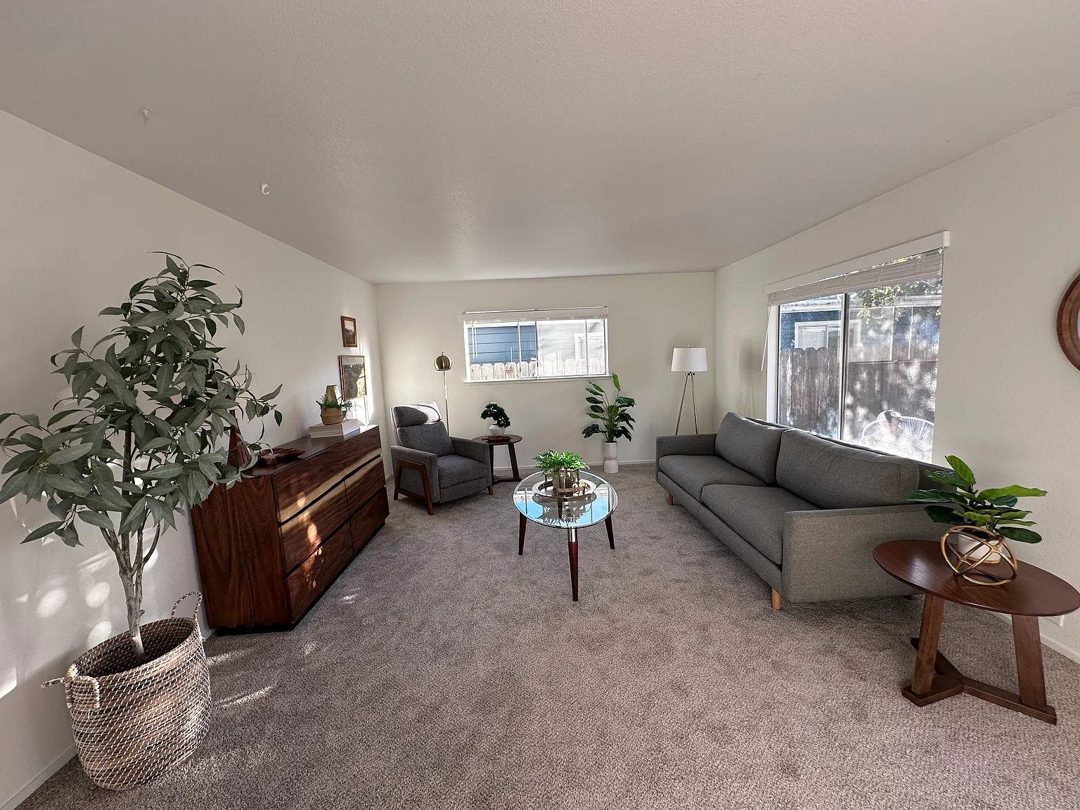 2 bed, 1200 sqft, $4,700 — Photo 3