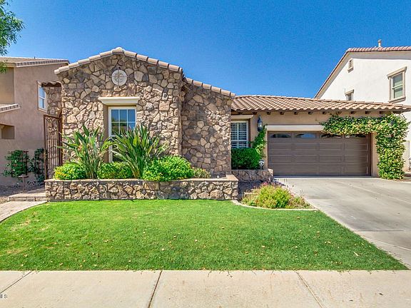 2nd image of 2187 E Desert Broom Dr