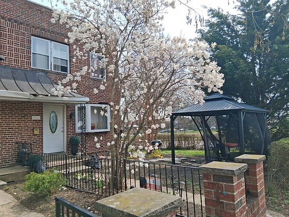3rd image of 1100 E Sharpnack St