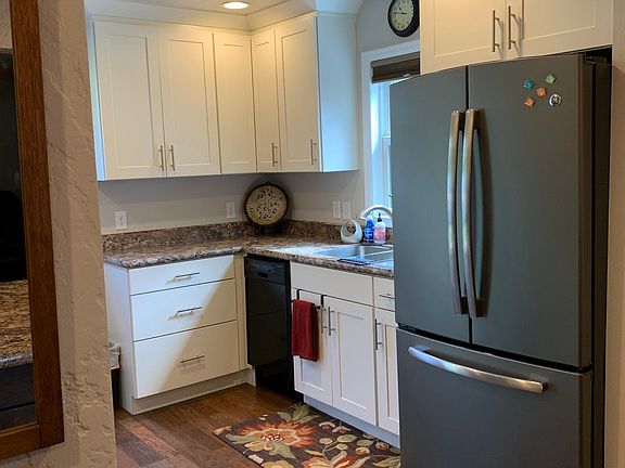5th image of 521 Parkhill Dr