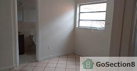 2nd image of 423 E 10th St