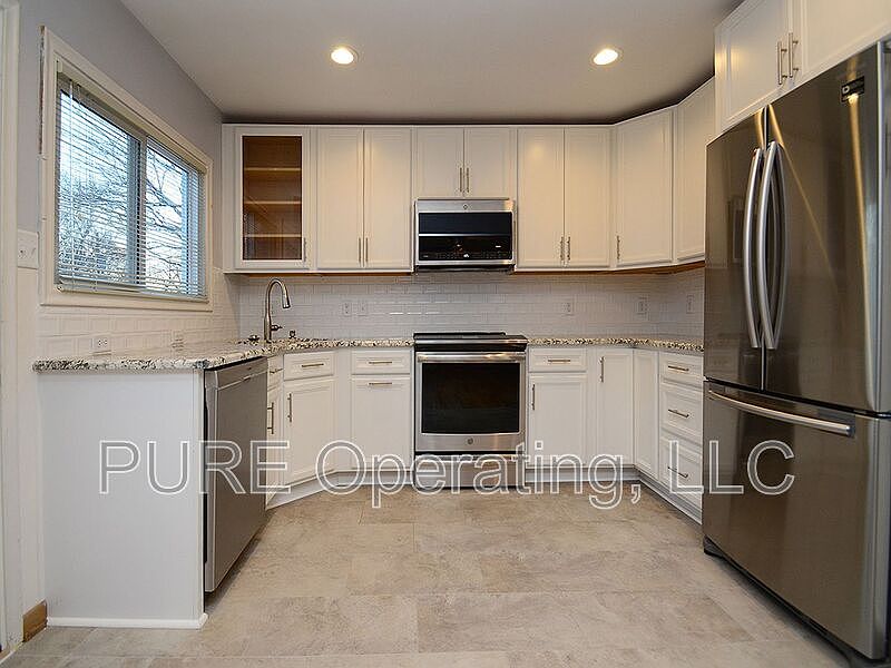 1st image of 5819 Erskine St