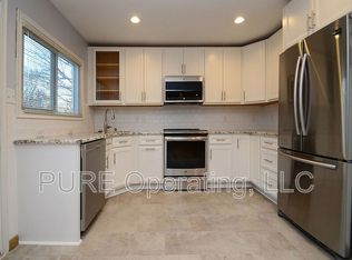 5819 Erskine St, Omaha, NE 68104