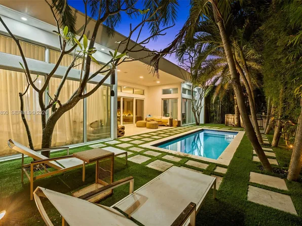 865 W 47th St, Miami Beach, FL 33140