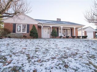 61 Circuit Dr, Riverside, RI 02915