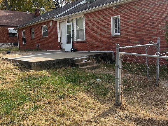 3rd image of 1387 Trampe Ave