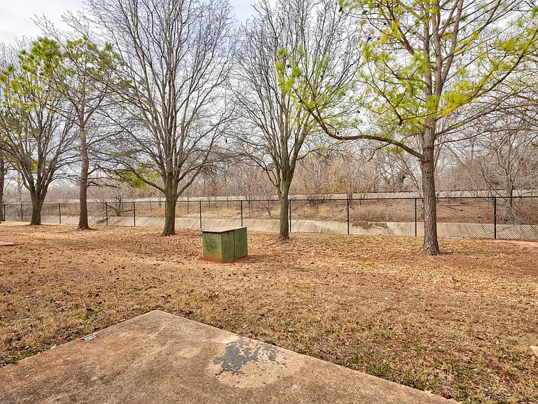 1400 N Perkins Rd #M97 — Photo 45