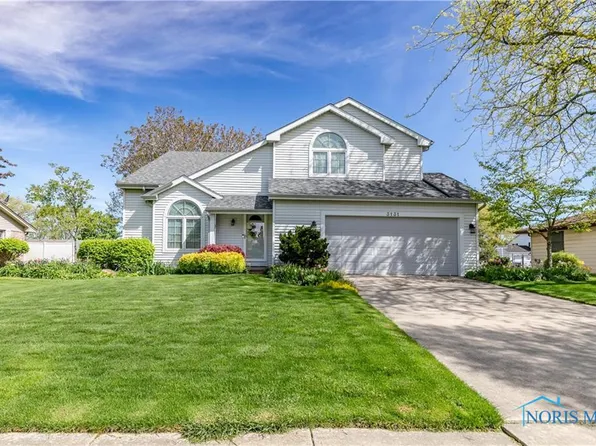 3131 Beachwood Dr, Oregon, OH 43616