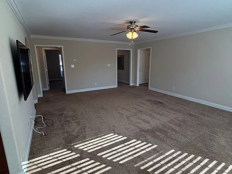 859 Wells Rd — Photo 4