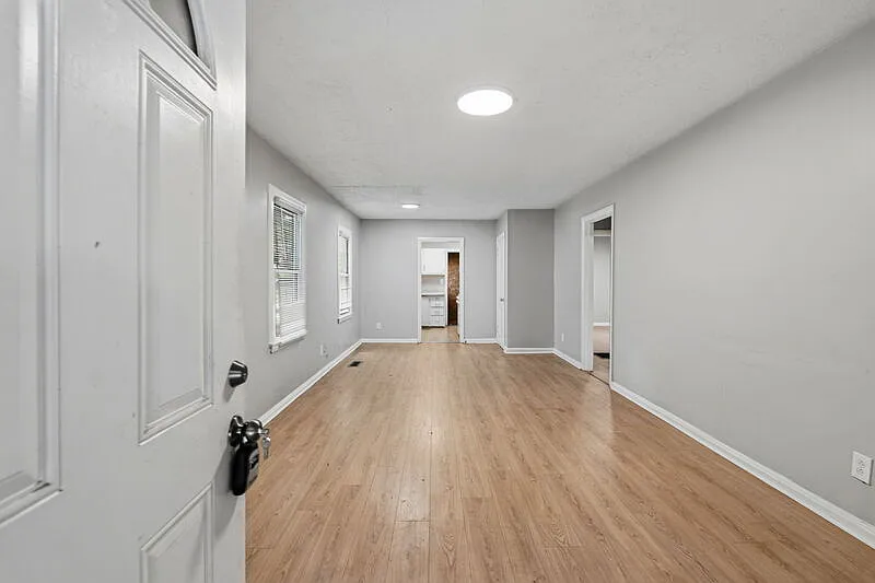 2 bed, 1.0 bath, 760 sqft, $1,395 — Photo 3