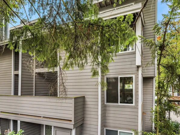 3005 127th Pl SE APT B21, Bellevue, WA 98005