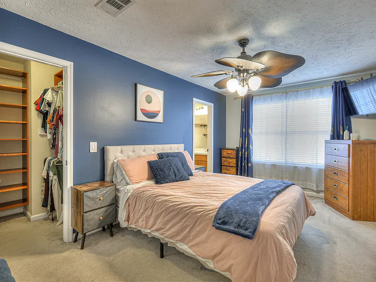 589 Bradburn Village Cir — Photo 20