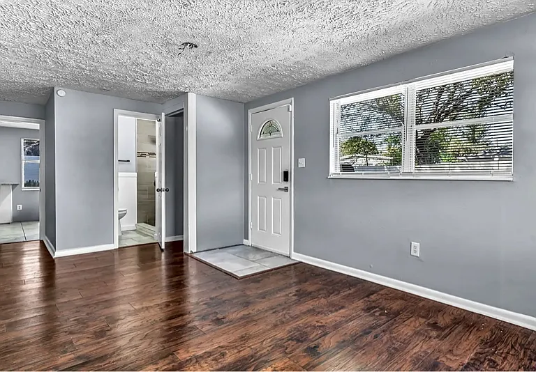4301 W Arch St — Photo 10