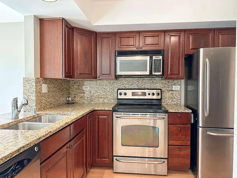 11 Foxcroft Rd #127 — Photo 2