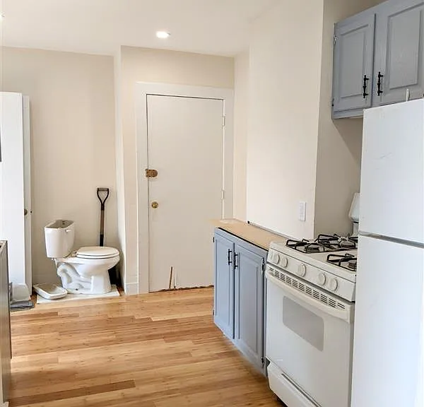 19 Cameron Ave #5 — Photo 3
