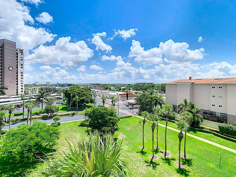7400 Sun Island Dr #503 — Photo 46