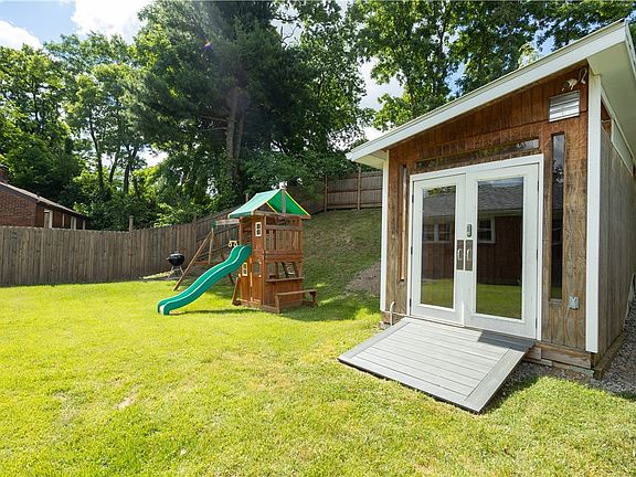 4th image of 1156 Cox Pl
