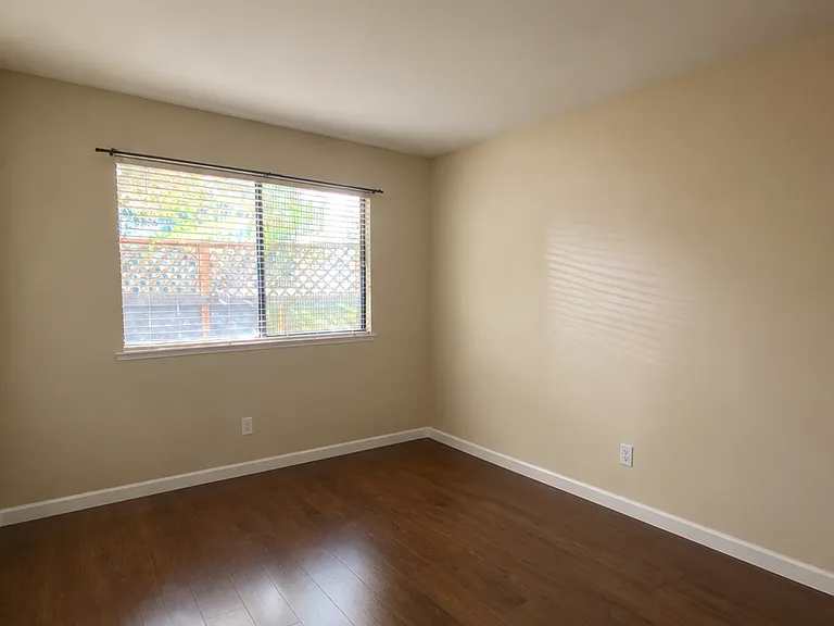 206 2nd St — Photo 7