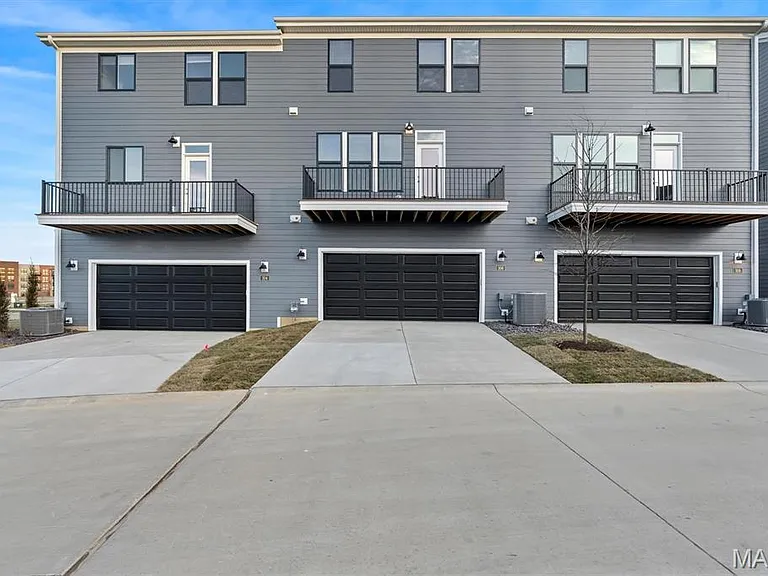 304 Indigo Ct #304 — Photo 33