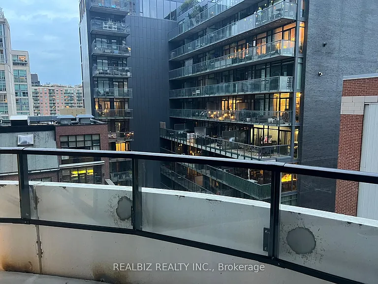 180 Front St E #1003 — Photo 16