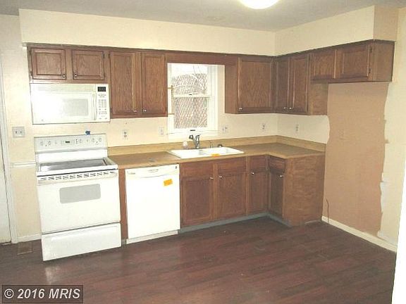 4th image of 407 Windy Knoll Dr