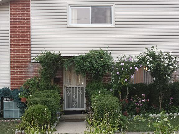 2nd image of 9148 W Oaks Ave