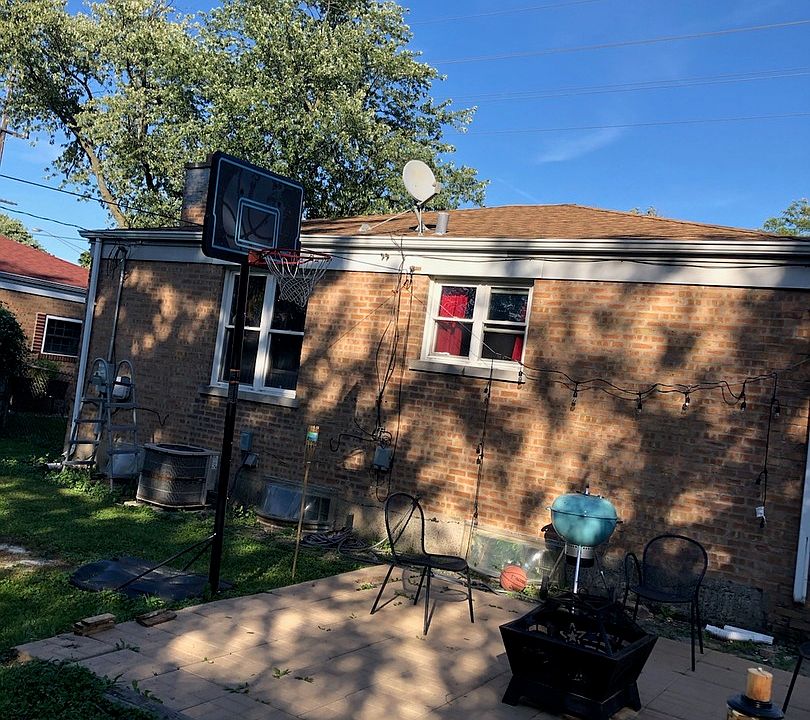2nd image of 2638 Scott St