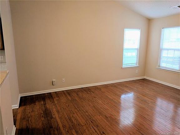 4th image of 2038 Wexford Way