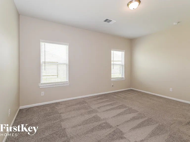 8020 Quartz Ln — Photo 10