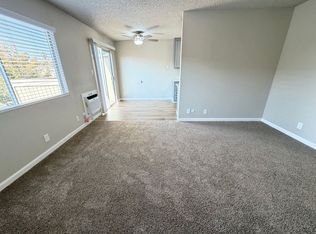 289 W Santa Ana Ave #221, Clovis, CA 93612