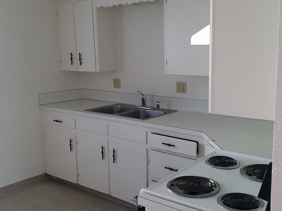 1st image of 522 Hansen Ave APT 3