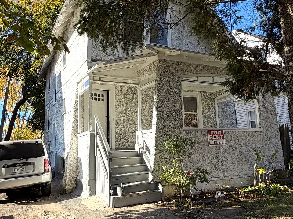82 Whitehall Rd