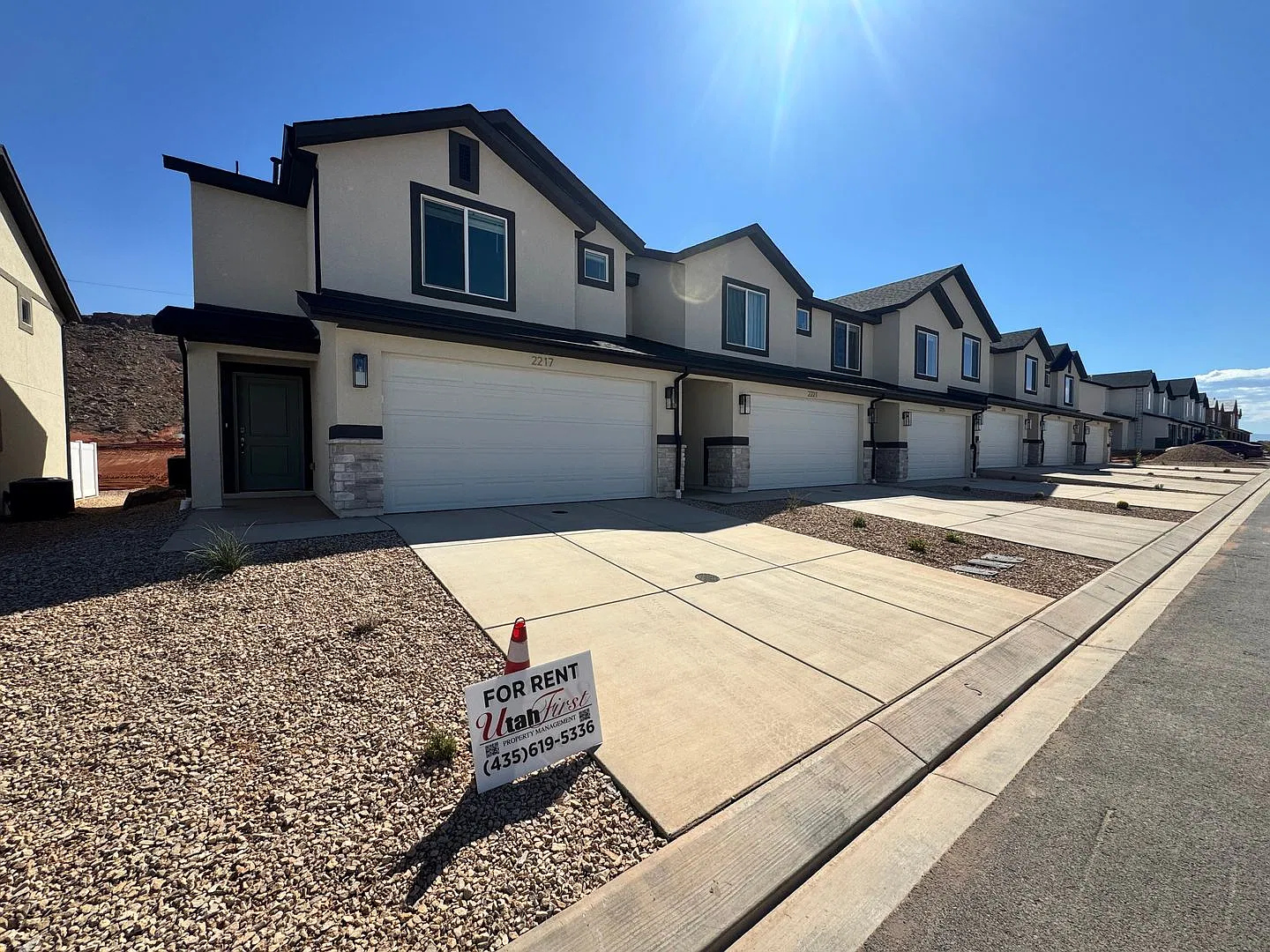 Brand New Long Valley Home! Move In Special $1000 off 1st months rent! — Photo 2