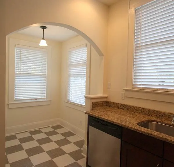2404 N Morgan St — Photo 10