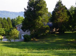 8105 Shannon Hills Rd, Corryton, TN 37721