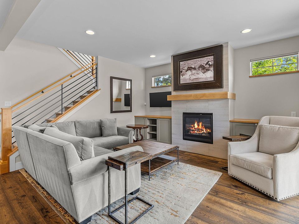 1st image of 1087 N Lavender Ln