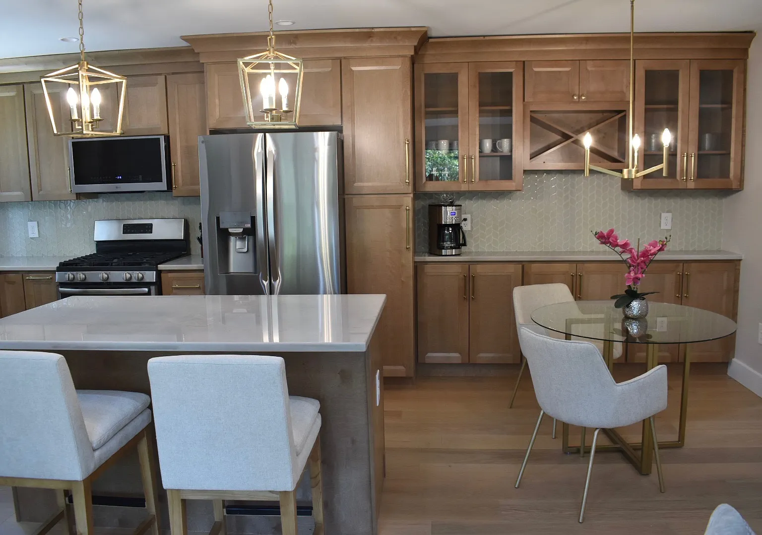 4 bed, 2056 sqft, $6,700 — Photo 2