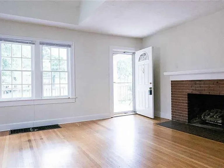 Building Photo - 740 W 43rd St