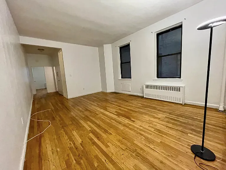 202 W 82nd St #2A — Photo 4