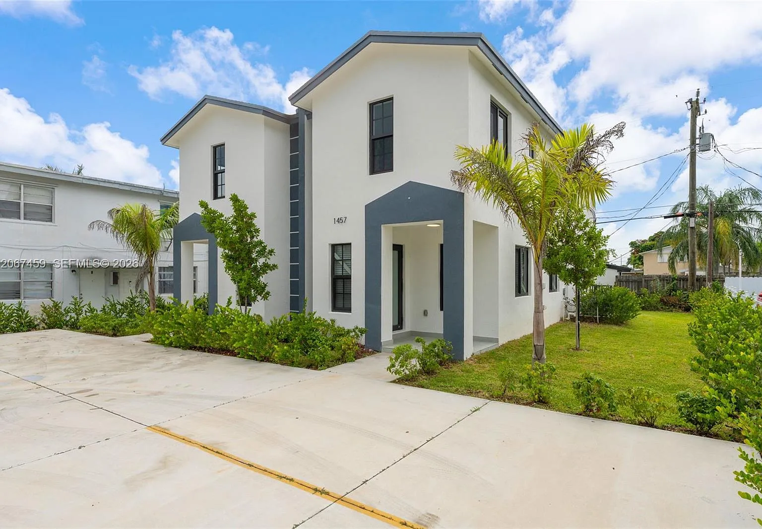 3 bed, 2.5 bath, 1200 sqft, $2,500 — Photo 2
